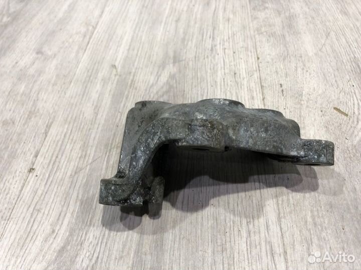 Кронштейн опоры кпп Chevrolet Cobalt Т 250 2013