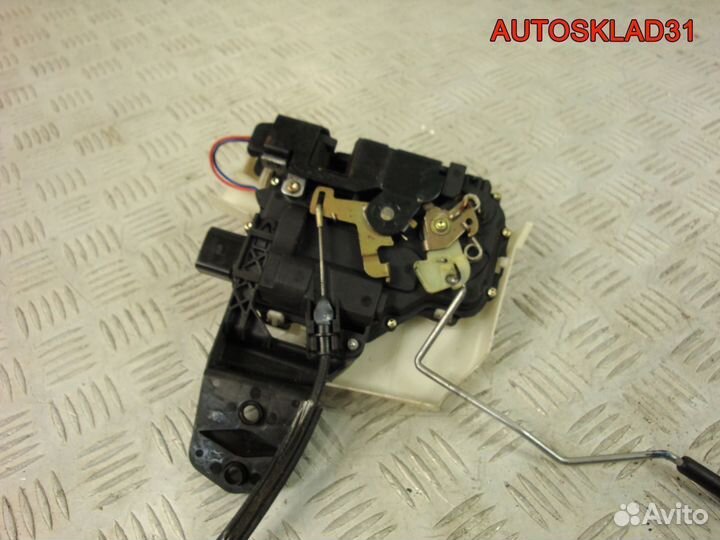 Замок двери передней левой VW Passat B5 3B2837015L