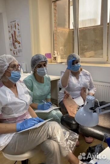 Модель с вросшими ногтями и мозолями