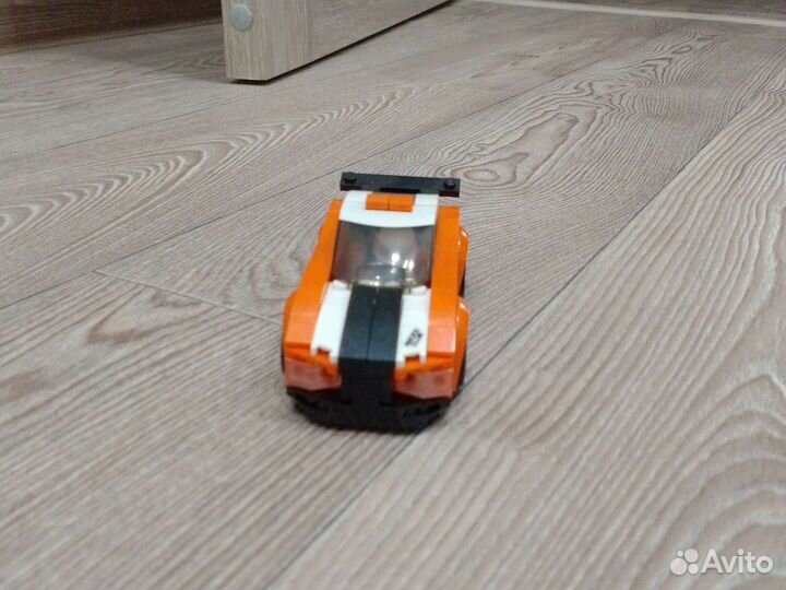 Гоночные автомобиль