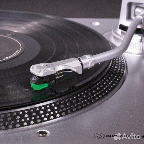 Виниловый проигрыватель Audio-Technica AT-LP120XUS