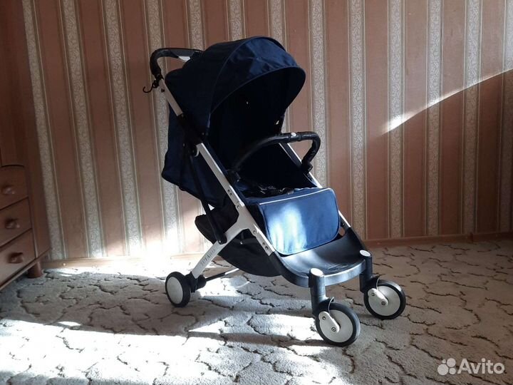 Коляска прогулочная yoya plus