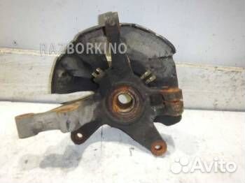 Кулак передний правый