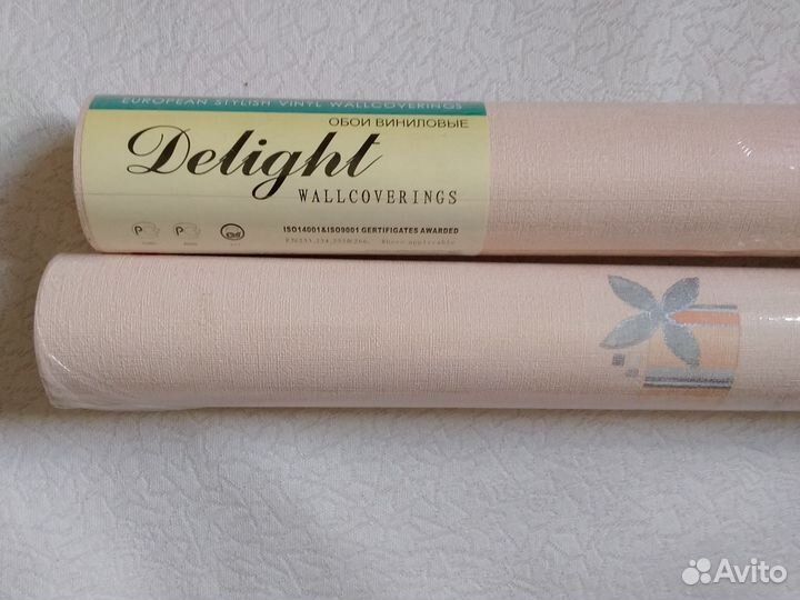 Виниловые обои. Новые. 2 + 1 рулона разные