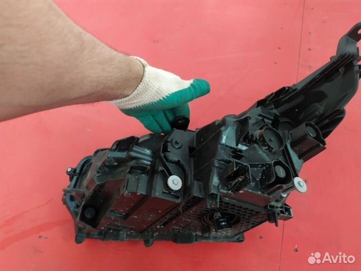 Фара передняя правая Lexus NX