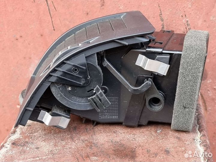 Дефлектор воздушный левый skoda Octavia A5 (1Z)