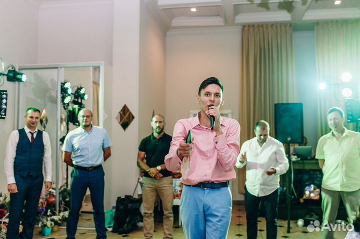 Ведущий важных событий