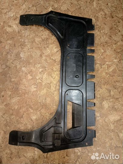 Пыльник 6R0 825 237 D