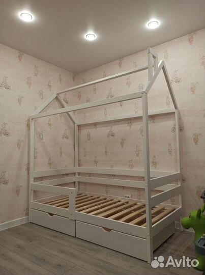 Кровать детская домик