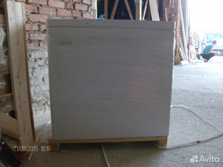 Морозильник с металлической крышкой для дома 250 л