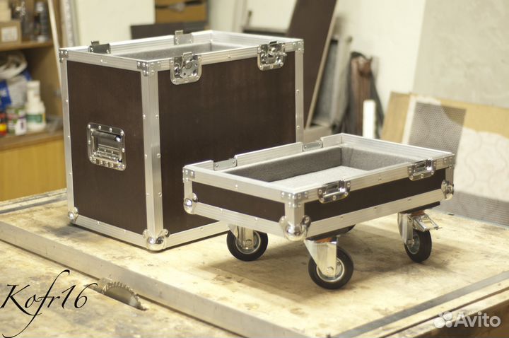 Кофр на колесах для мониторов