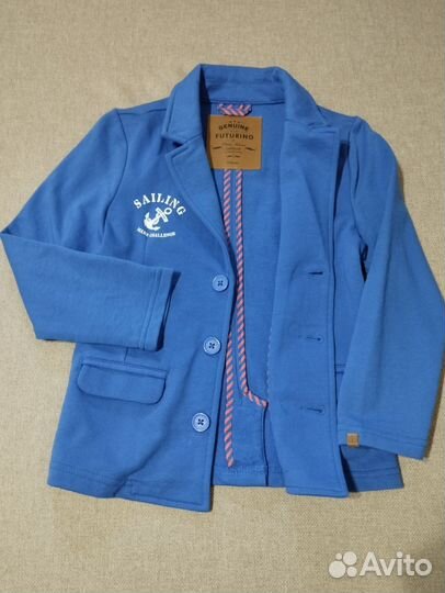 Пиджак, футболка, джинсы 104