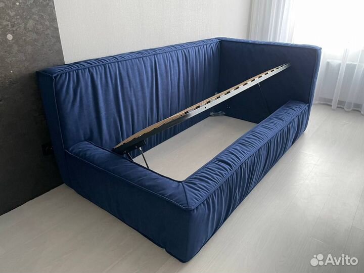 Кровать с подьемным механизмом