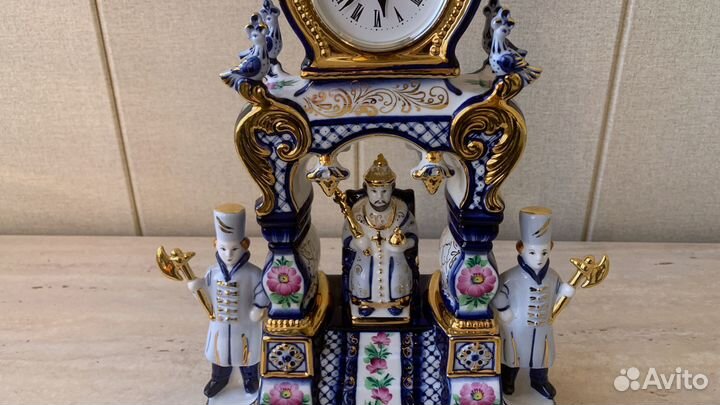 Часы настольные 