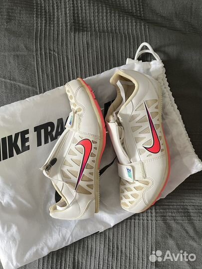 Шиповки для прыжков в длину nike