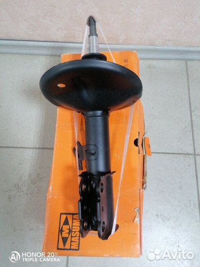 Амортизатор передний правый Toyota Camry 1999