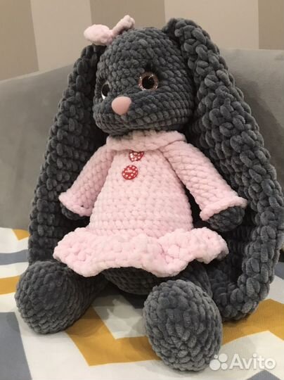 Вязаные игрушки зайка