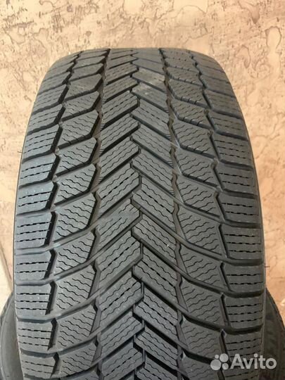 Michelin X-Ice Snow SUV 305/40 R20 и 275/45 R20