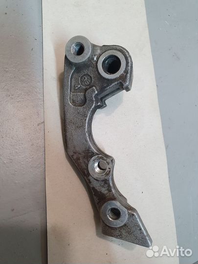 Скоба суппорта honda