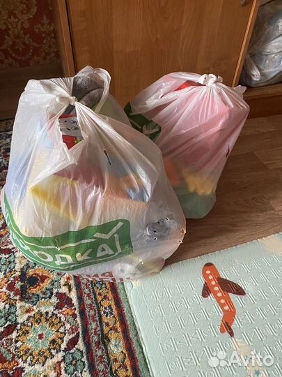 Игрушки два больших пакета