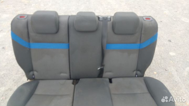 Задний ряд сидений Ford Kuga 1