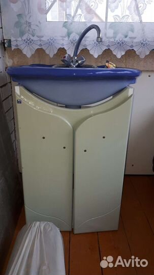Раковина с тумбой