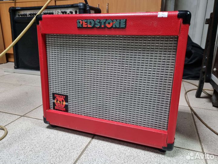 Комбоусилитель для акустической гитары Redstone