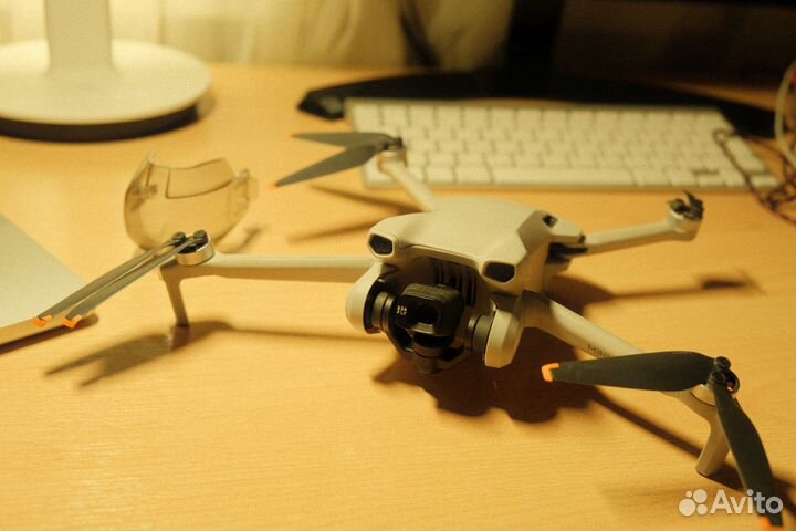 Дрон DJI mavic mini 3 (не работает подвес)