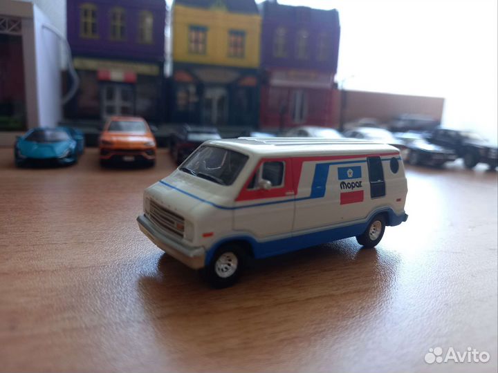 Продаю модель Додж B-100