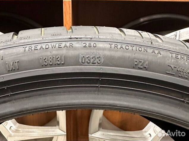 Pirelli P Zero PZ4 255/35 R21