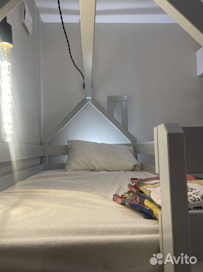 Кровать домик