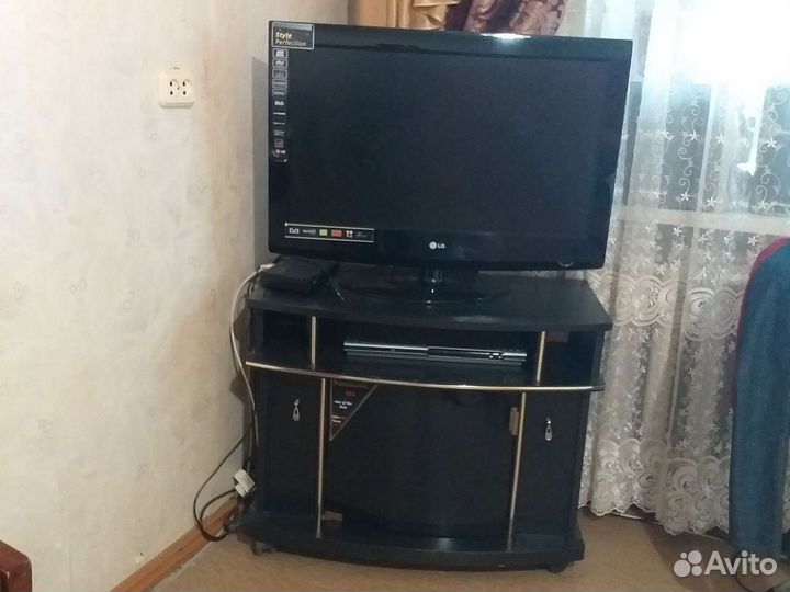 Телевизор LG бу с подставкой