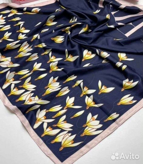Женский шелковый платок