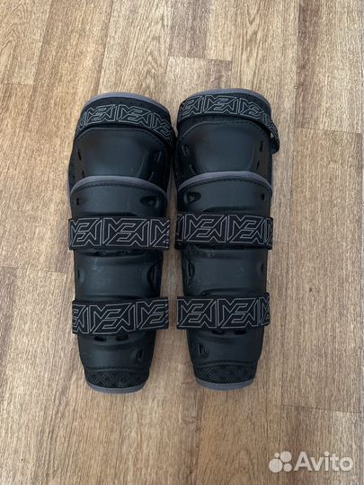 Мотонаколенники