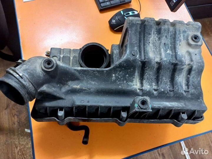 Корпус воздушного фильтра 1.4 Skoda Fabia Roomster