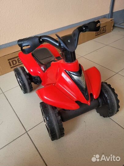 Детский квадроцикл на аккумуляторе