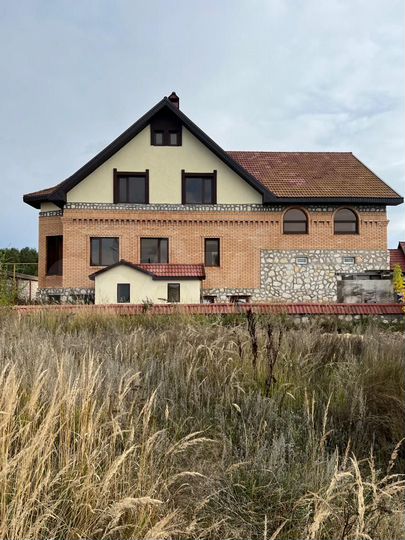 Дом 400 м² на участке 17 сот.