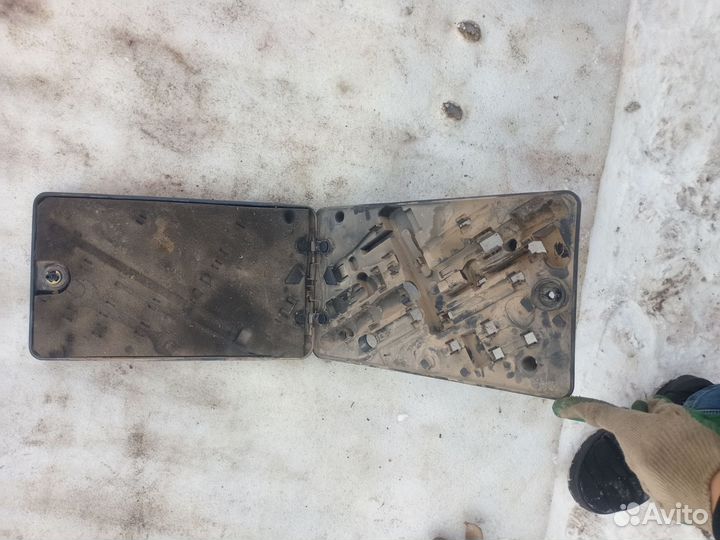 Ящик для инструмента Mitsubishi pajero 2