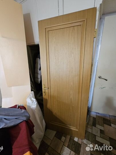 Дверь входная деревянная бу