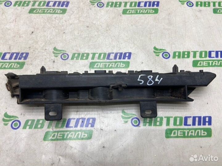 Кронштейн бампера передний левый Citroen C5 X7