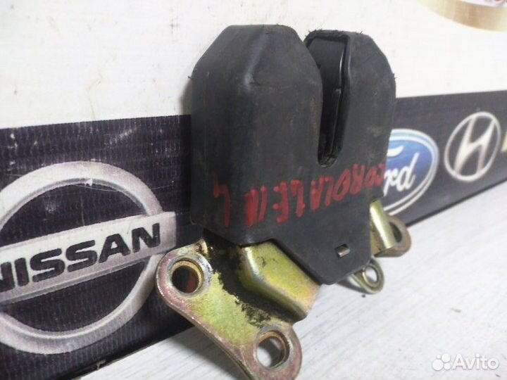 Замок двери багажника Toyota Corolla EE111 4E-FE