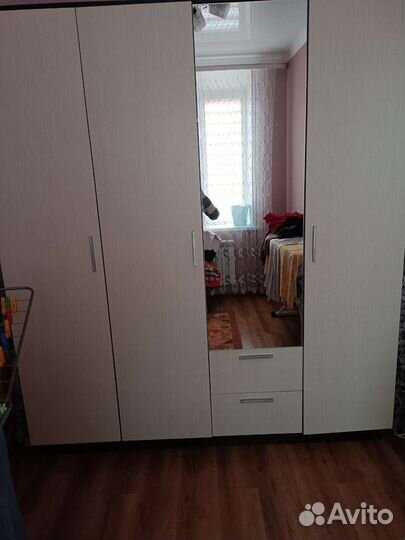 Шкаф