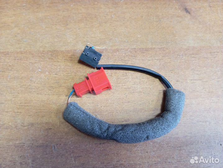 Переключатель сигнализации задней двери задний