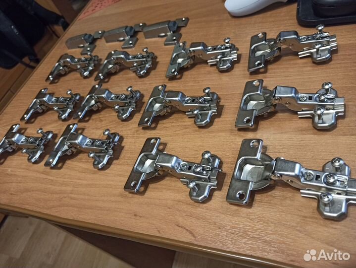 Петли мебельные и демпферы Hettich