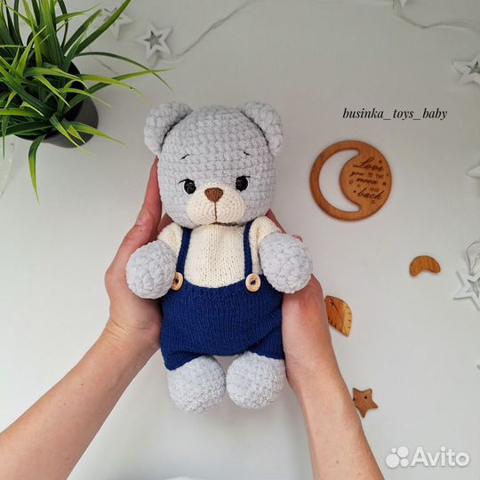 Вязаная игрушка мишка