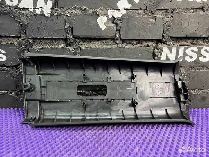 Обшивка стойки кузова левая Nissan X-Trail