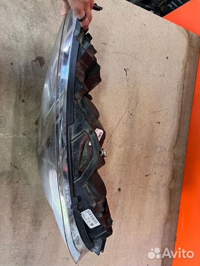 Фара правая передняя Peugeot 407