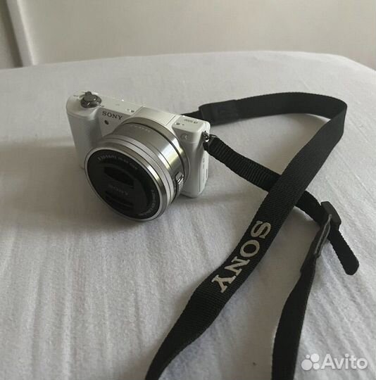 Компактный фотоаппарат Sony A5000