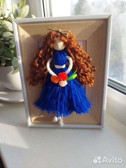 Куколка в объемной фоторамке