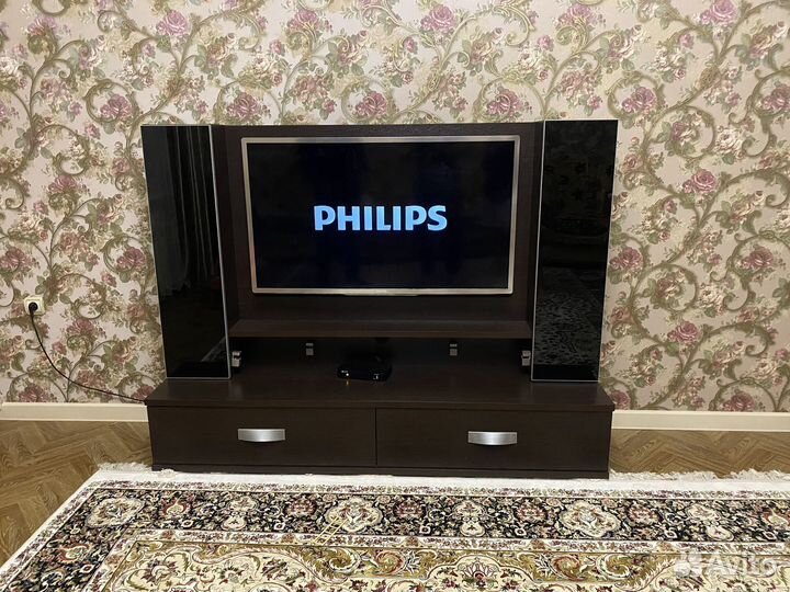 Телевизор philips Smart LED TV с подставкой